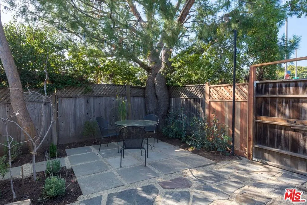 Venice, California 90291, United States, 1 Bedroom Bedrooms, ,1 BathroomBathrooms,Residential,Active,184361