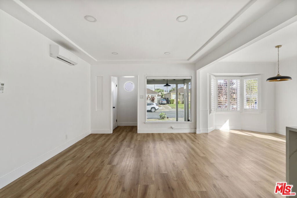 1722 W 107th Street