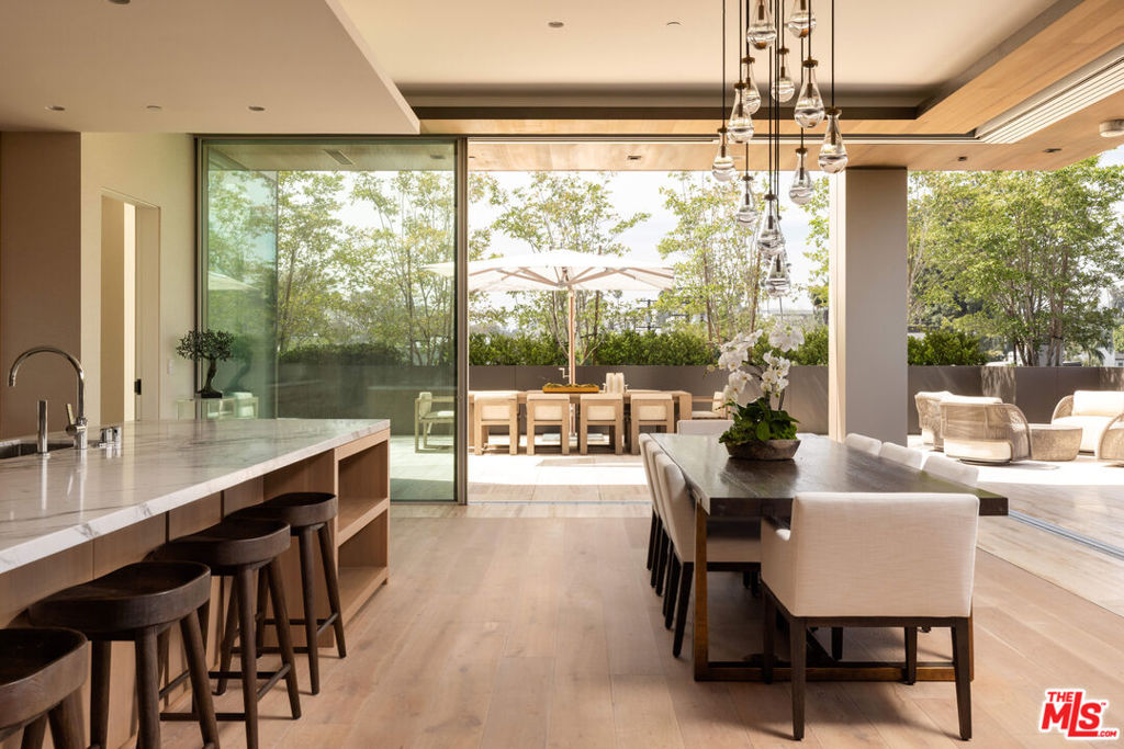 8899 Beverly Boulevard 4A