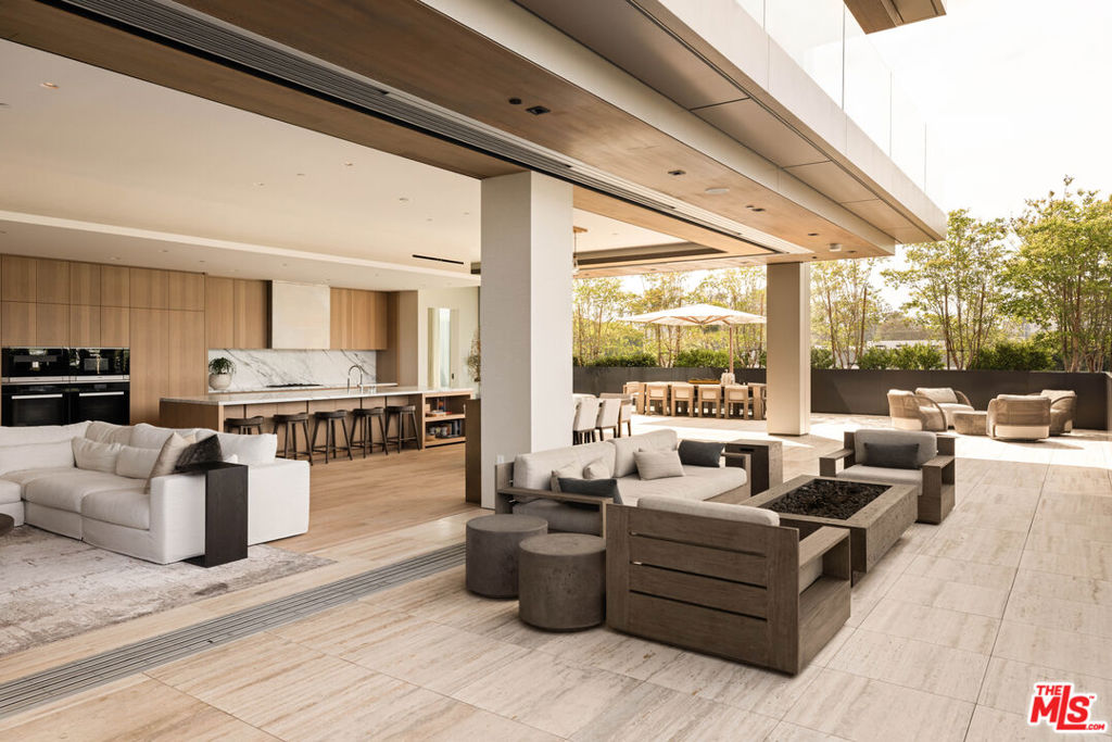 8899 Beverly Boulevard 4A