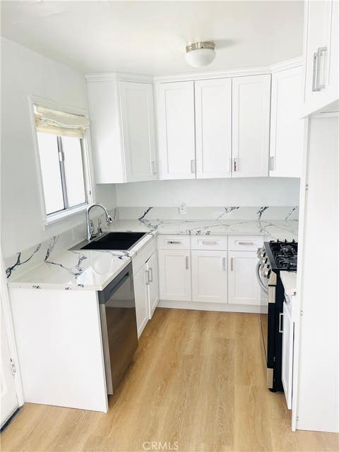 Photo of 5752 Vineland Avenue, North Hollywood, CA 91601 (MLS # SR26179317)