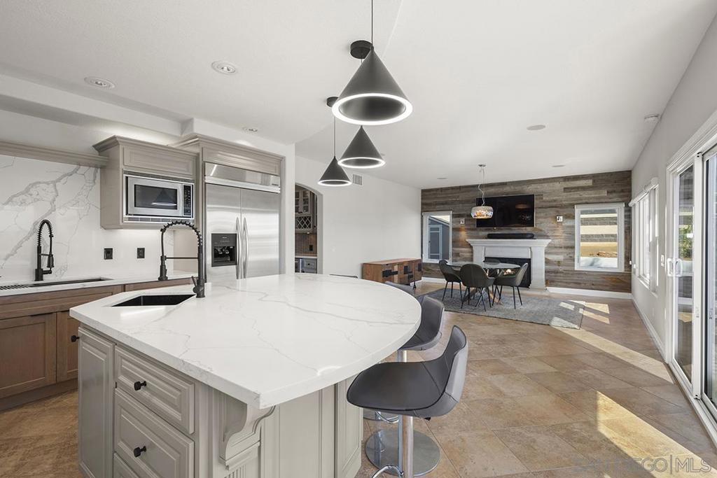 376 Canyon Ridge