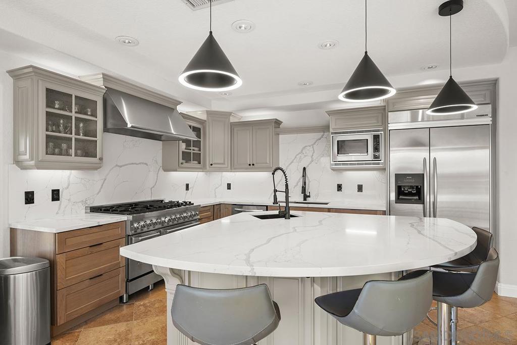 376 Canyon Ridge