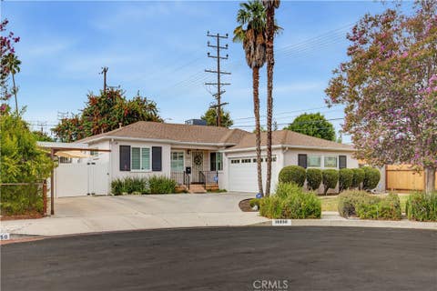 Photo of 16858 Weddington Street, Encino, CA 91436 (MLS # BB26177732)