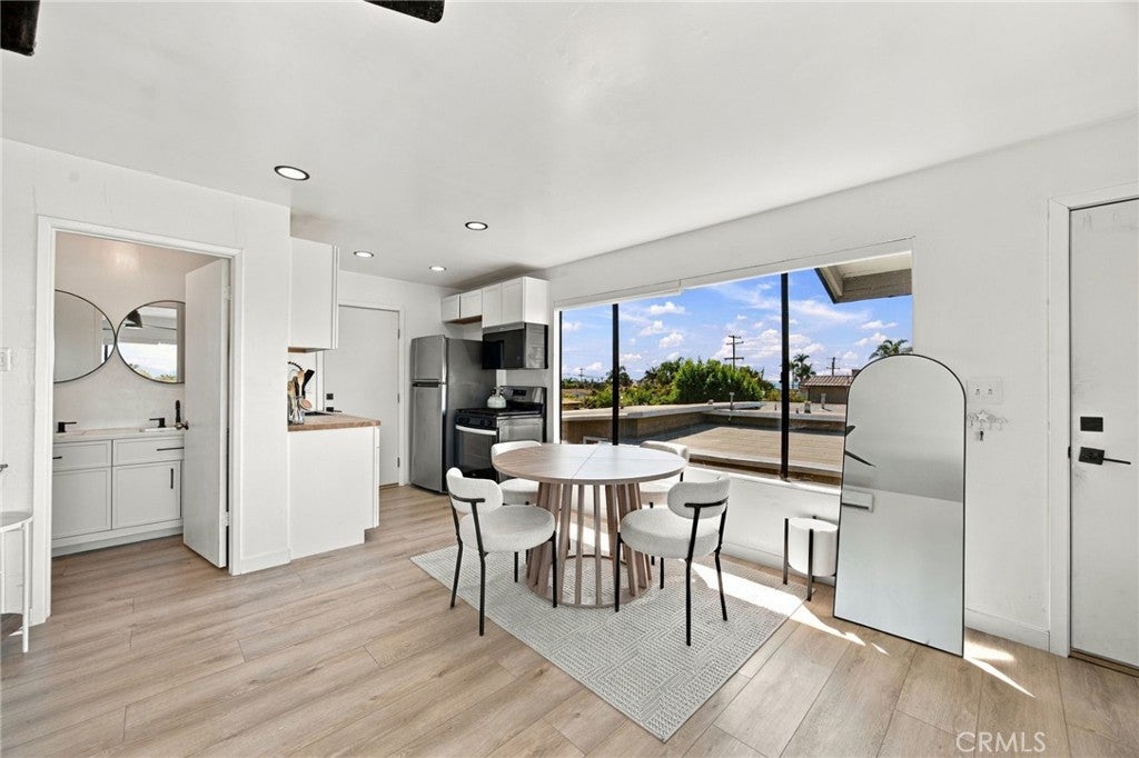 141 W Avenida Alessandro