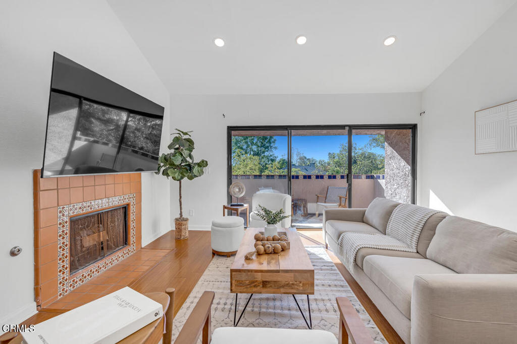 601 E California Boulevard 306