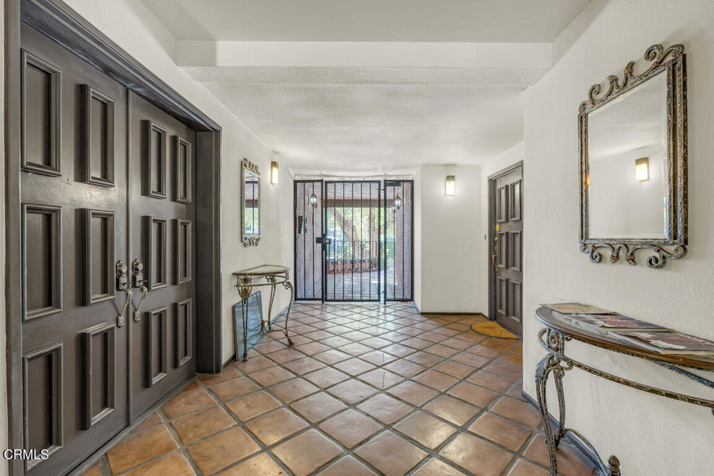 601 E California Boulevard 306