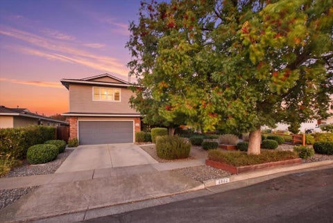 Photo of 2802 Theresa Lane, San Jose, CA 95124 (MLS # ML82061667)