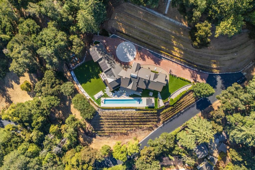 25 Oakhill Drive