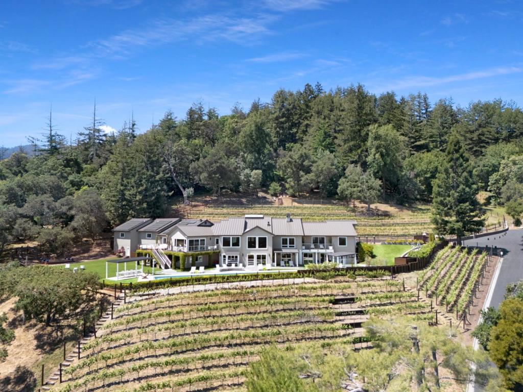 25 Oakhill Drive