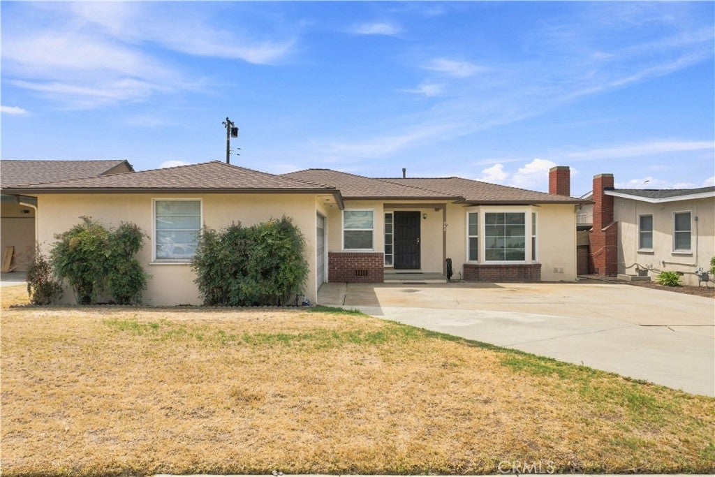 868 James Place