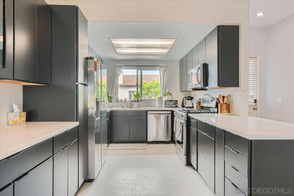 9840 Shirley Gardens Dr 8