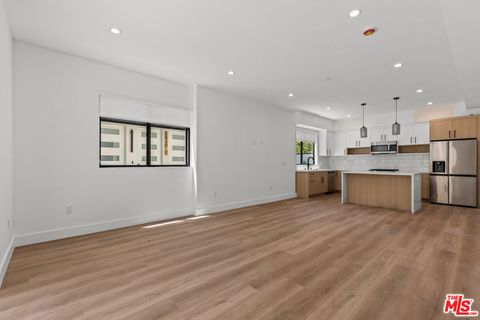Photo of 5841 Kester Avenue, Van Nuys, CA 91411 (MLS # 26658005)
