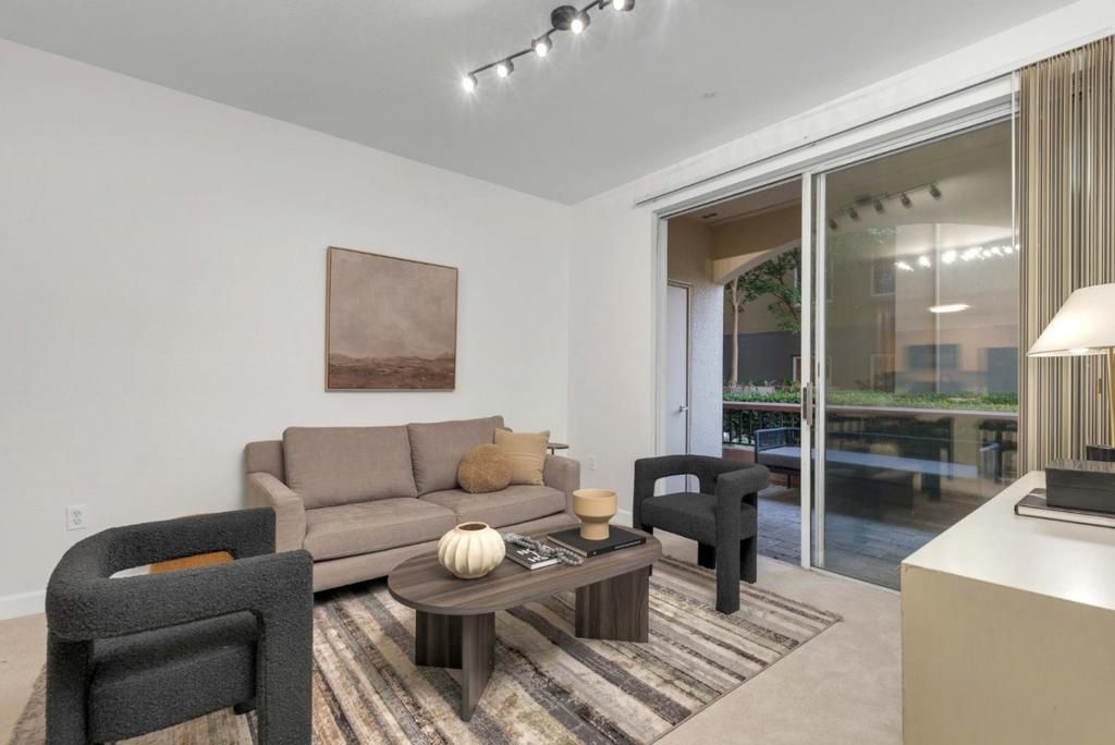 listing image 130722193153692729236