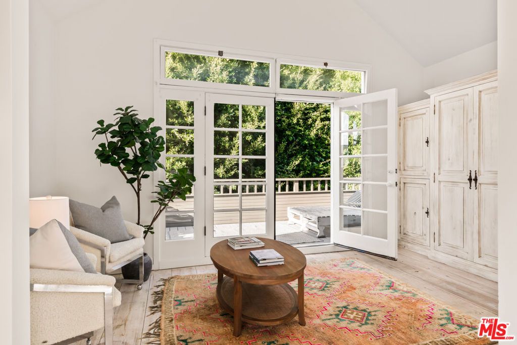 Photo of 46 Wavecrest Avenue, Venice, CA 90291 (MLS # 25621159)