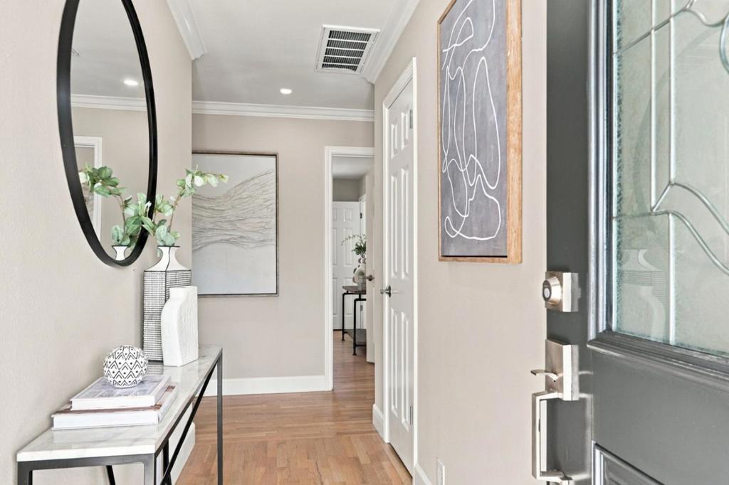 3367 Lindenoaks Drive