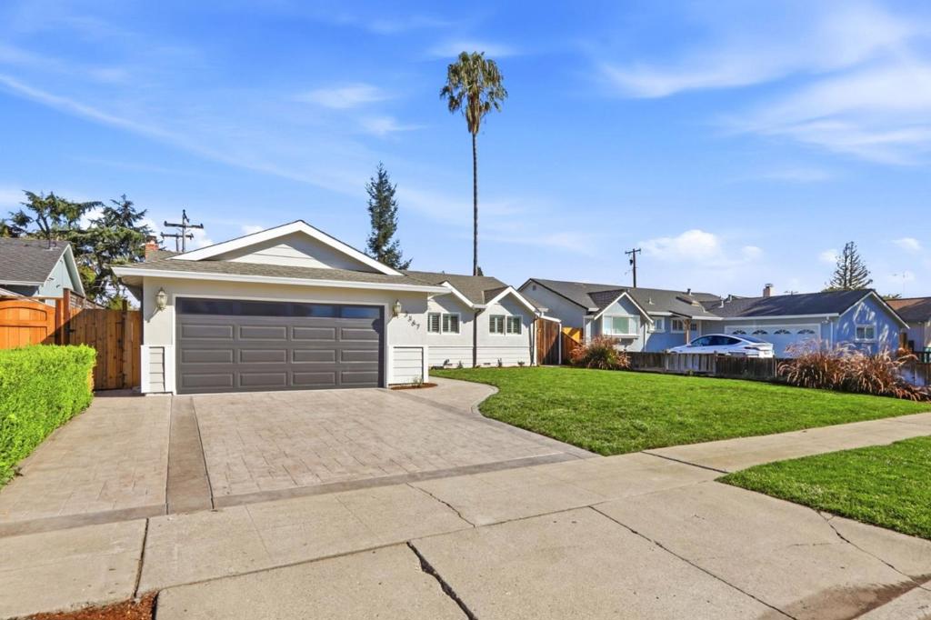 3367 Lindenoaks Drive