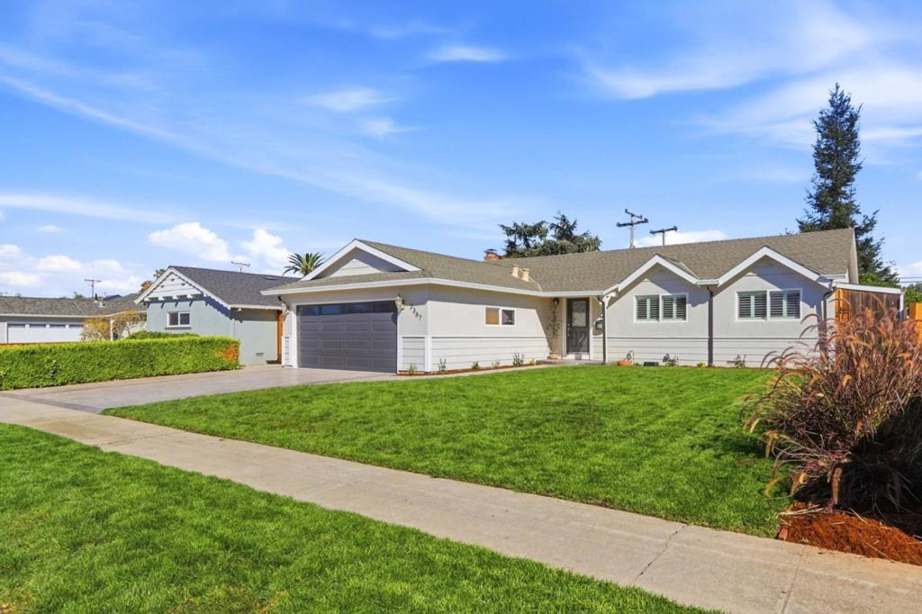 3367 Lindenoaks Drive