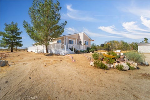 Photo of 6265 105th Street W, Rosamond, CA 93560 (MLS # SR26206335)