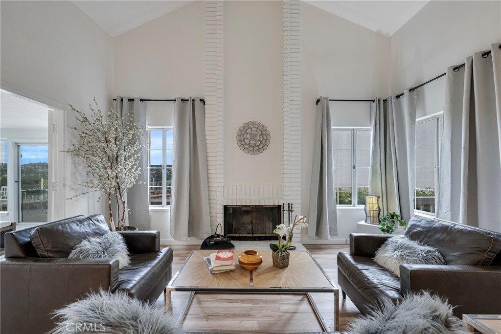 2702 S George
