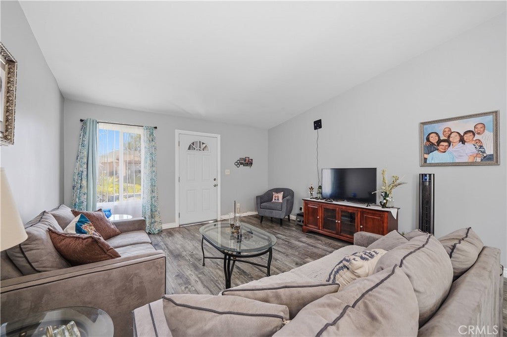 1519 E 41st