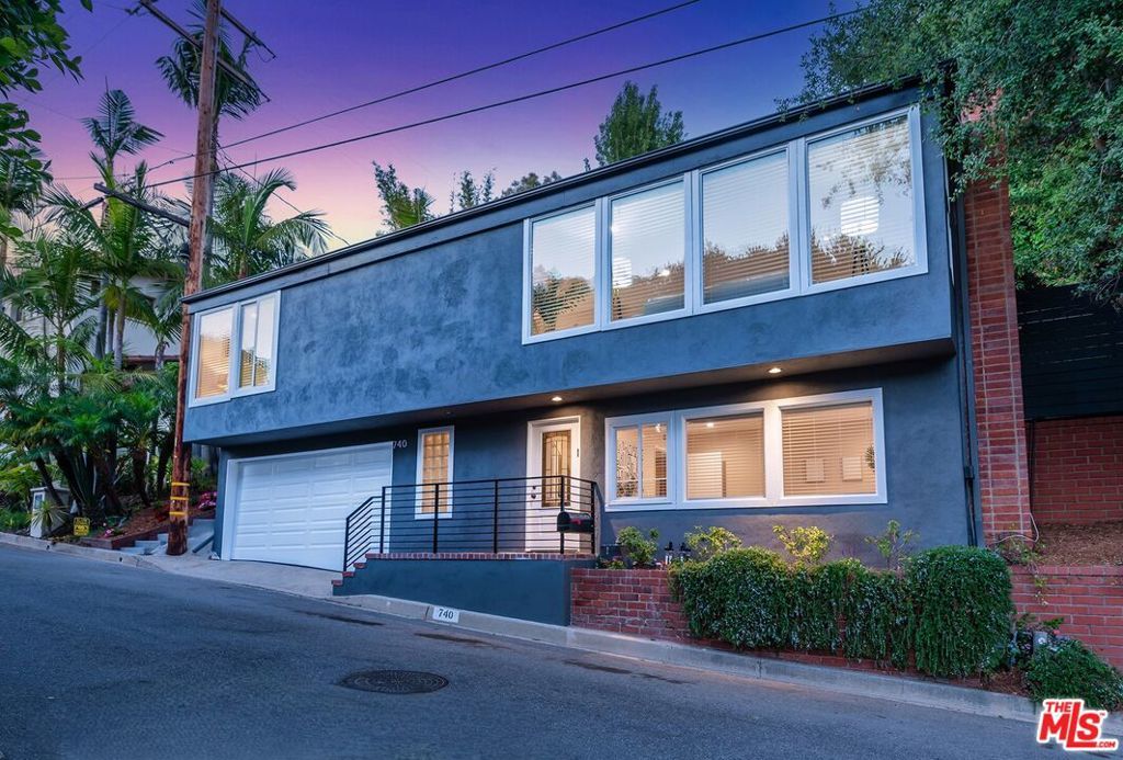 Photo of 740 Norway Lane, Los Angeles, CA 90049 (MLS # 25564973)