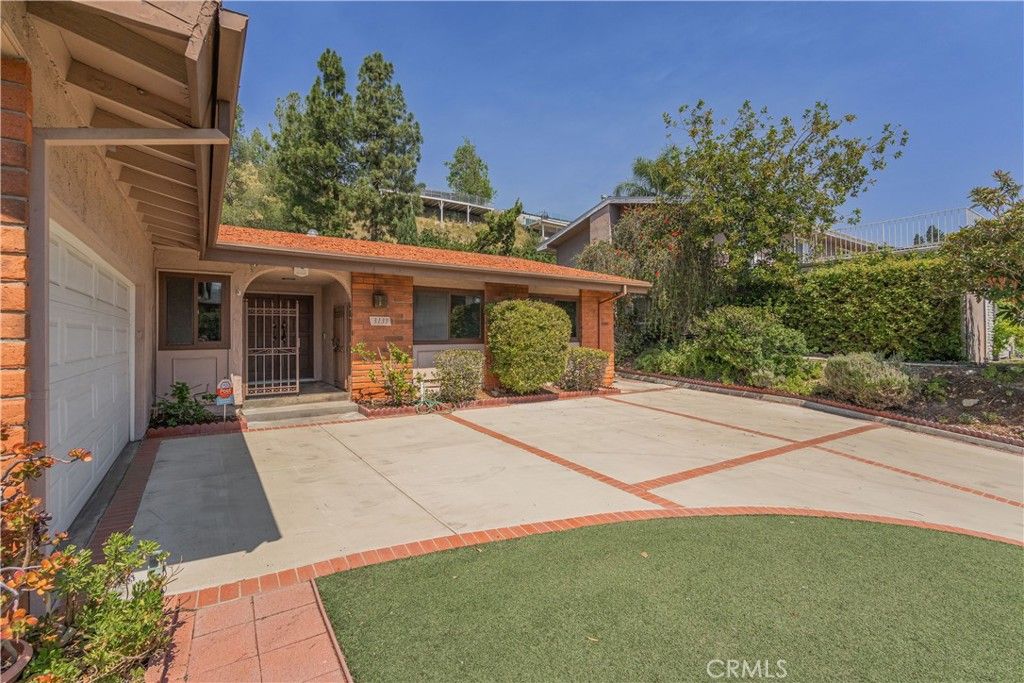 Photo of 3139 Kirkham Drive, Glendale, CA 91206 (MLS # TR26065634)