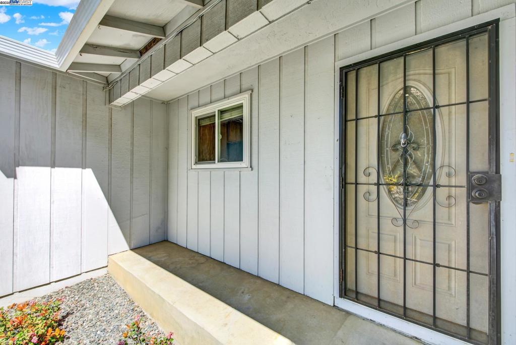 584 Greenwood Dr