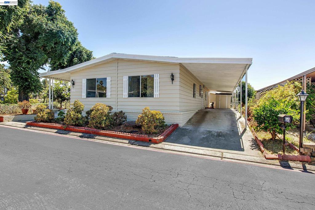 4271 N First Street
