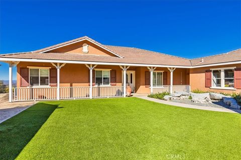 Photo of 39110 Loren Way, Temecula, CA 92592 (MLS # SW25272316)