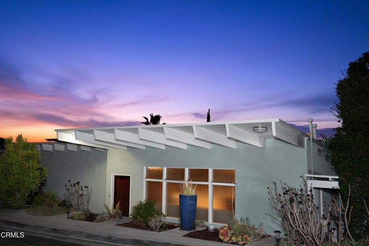 Photo 1 of 25 — 1425 E Palmer Avenue, Glendale, CA 91205