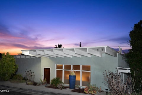 Photo of 1425 E Palmer Avenue, Glendale, CA 91205 (MLS # P1-29012)