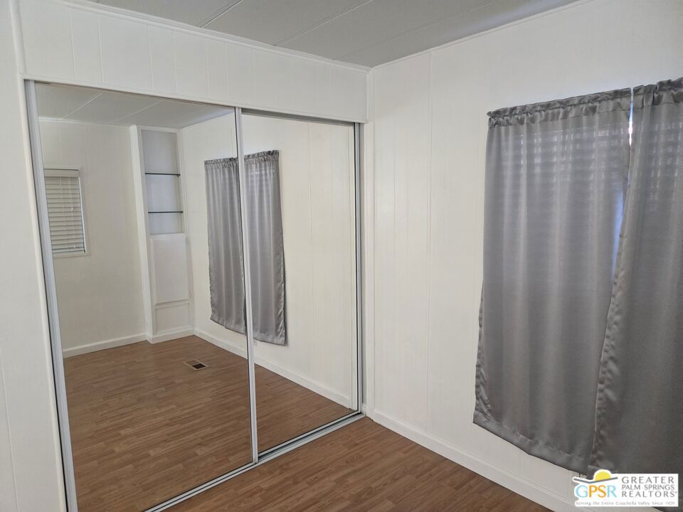 Desert Crest Country Club - Manufactured In Park