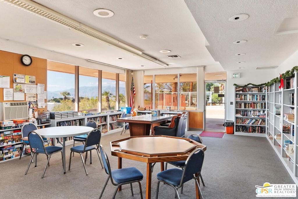 Desert Crest Country Club - Manufactured In Park