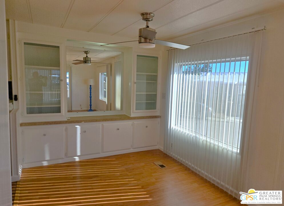 Desert Crest Country Club - Manufactured In Park