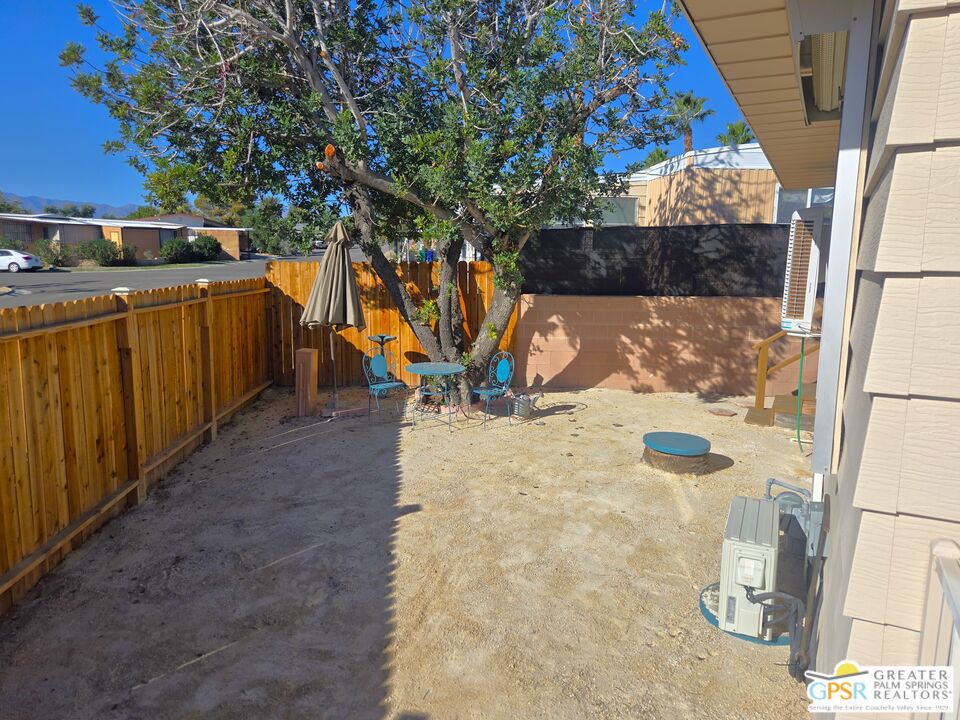 Desert Crest Country Club - Manufactured In Park