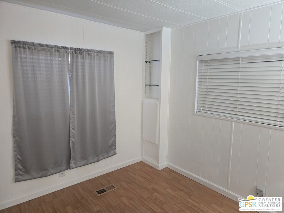 Desert Crest Country Club - Manufactured In Park