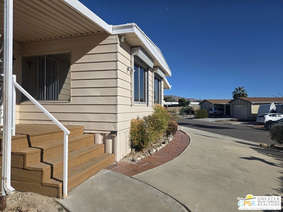 Desert Crest Country Club - Manufactured In Park