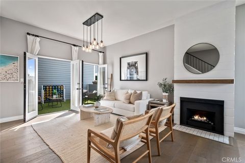 Photo of 1300 12th Street #E, Manhattan Beach, CA 90266 (MLS # SB26081748)
