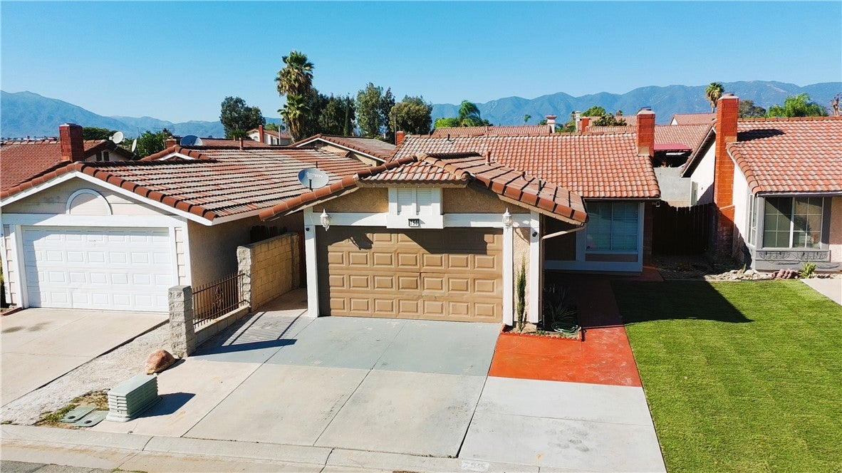 750 W Mariposa Drive