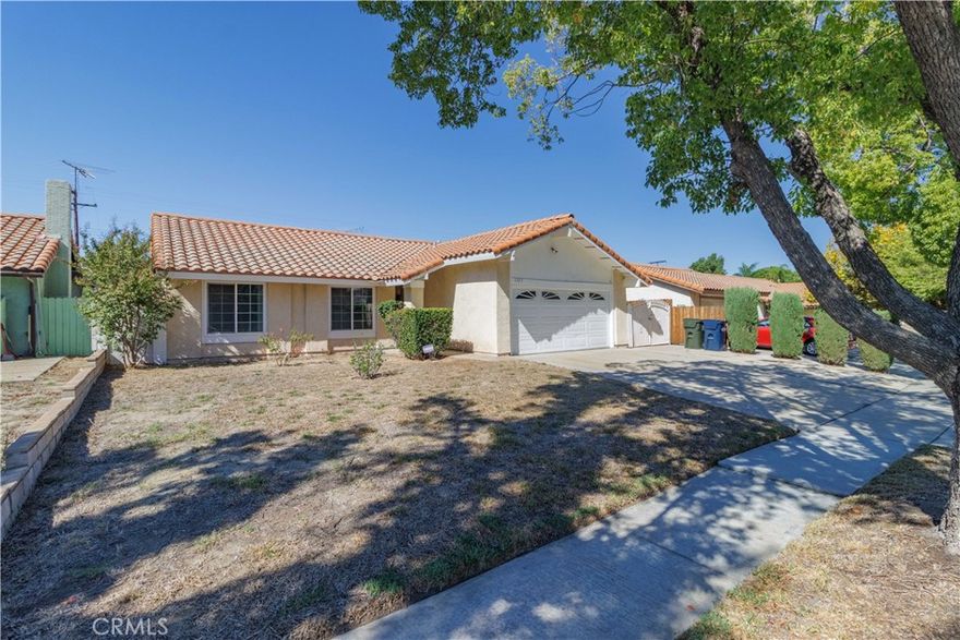 Welcome to this beautifully maintained 3-bedroom, 2-bath home located in one of Redlands’ most desirable neighborhoods. Enjoy the convenience of being just minutes from popular shopping centers, dining, and schools. A perfect home for your family, and also located near University of Redlands. Don’t miss this opportunity to own a wonderful home in a quiet, well-established community!