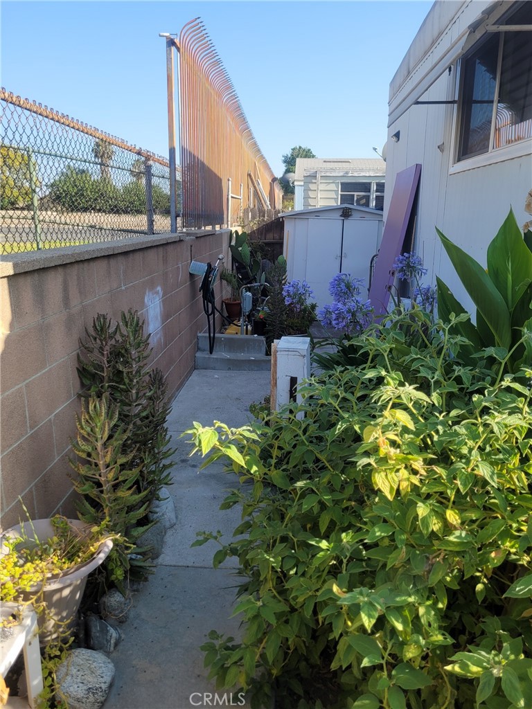 1380 N Citrus Avenue G17