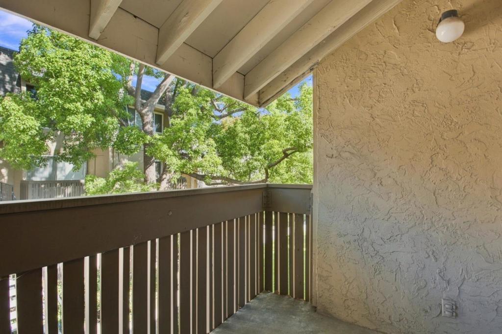 1477 De Rose Way 243