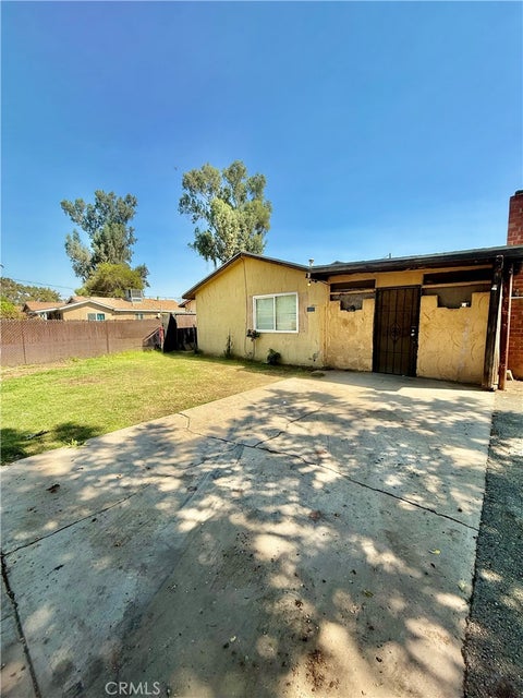 Photo of 304 N Channing Way, Fresno, CA 93706 (MLS # IV25254484)