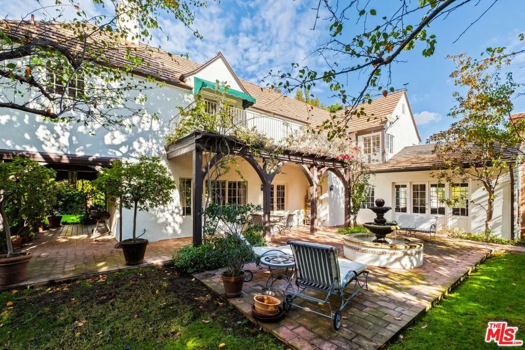 Los Angeles, California 90049, United States, 5 Bedrooms Bedrooms, ,7 BathroomsBathrooms,Residential,Active,248532