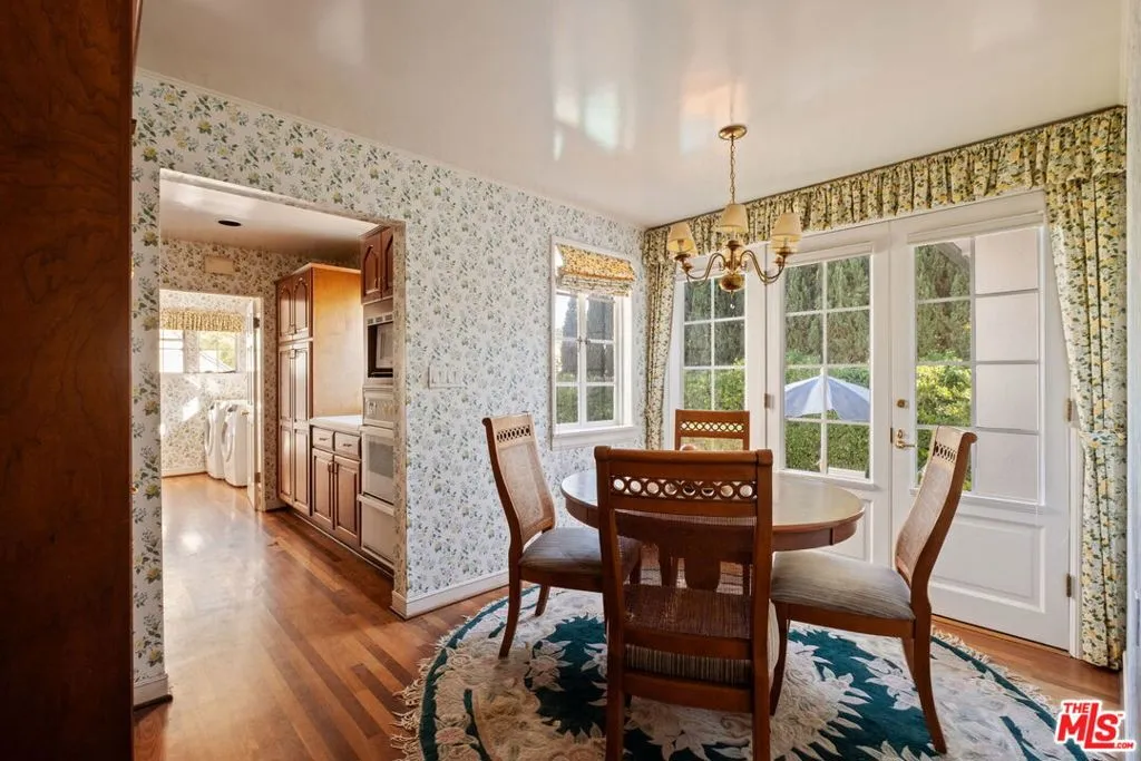 Los Angeles, California 90049, United States, 5 Bedrooms Bedrooms, ,7 BathroomsBathrooms,Residential,Active,248532