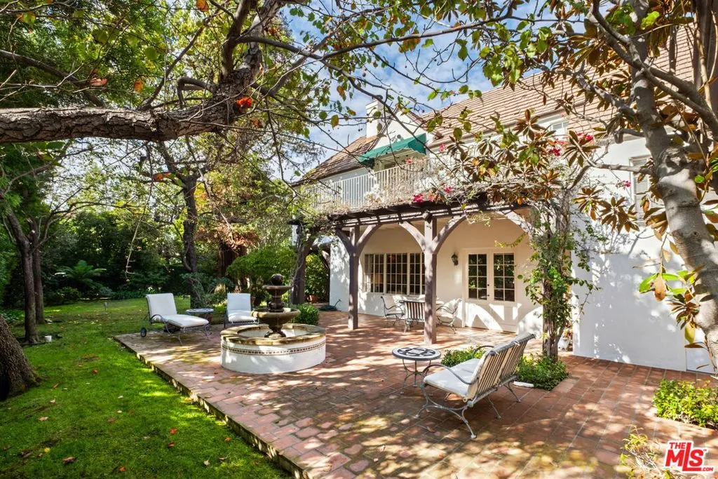 Los Angeles, California 90049, United States, 5 Bedrooms Bedrooms, ,7 BathroomsBathrooms,Residential,Active,248532