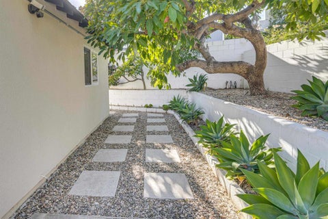 Tiny photo for 6037 Loma Vista Rd RD, Ventura, CA 93003 (MLS # 260024175SD)