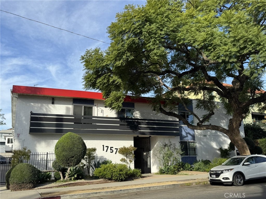 1757 N Kingsley