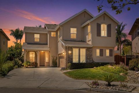 Photo of 1622 Bologna Court, Salinas, CA 93905 (MLS # ML82053253)